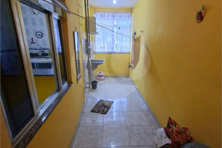 CASA Á VENDA EM SANTÍSSIMO ,ESTRADA DA POSSE ..