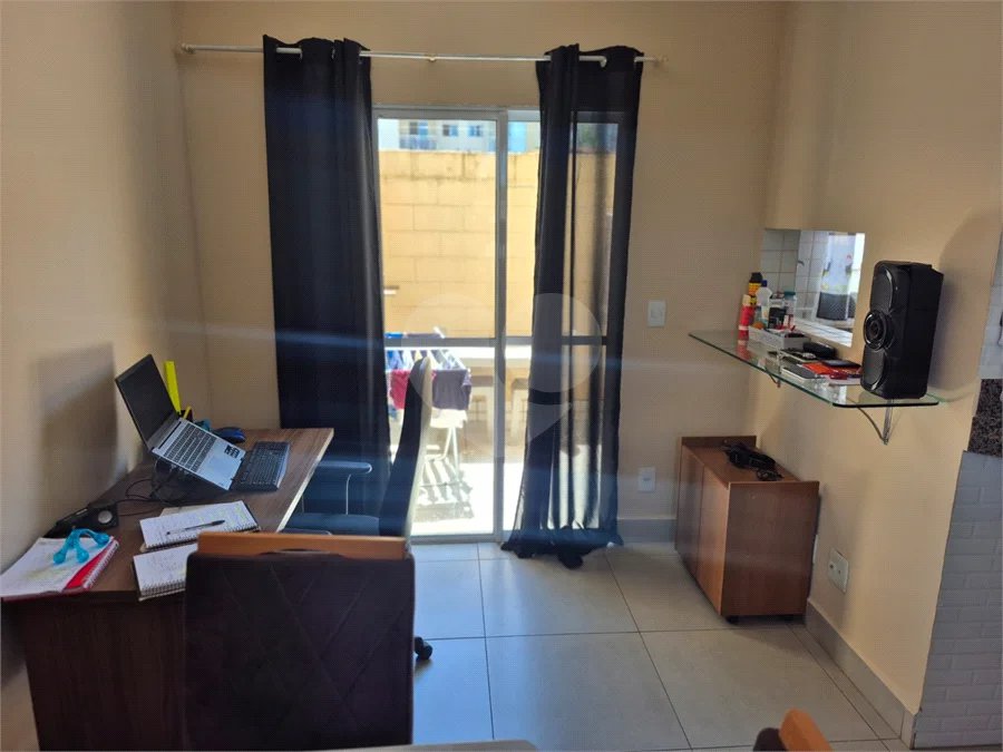 Casa em condomínio à venda em Valinhos no Residencial Santa Elisa com possibilidade de permuta por apartamento