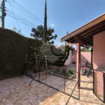 Casa à Venda no Santa Marta com 3 Suítes e Piscina