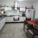 Casa em condomínio fechado no Jardim Floresta, 3 suítes, área gourmet, piscina, 4 vagas.