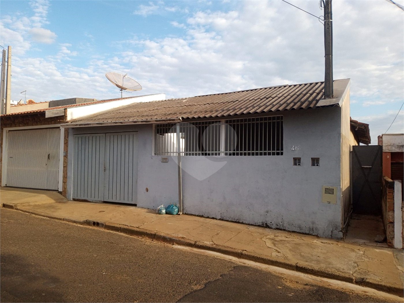 Casa térrea para venda, com 2 dormitórios.