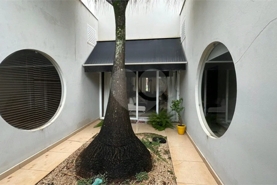 Casa térrea de alto padrão no Park Campestre 1