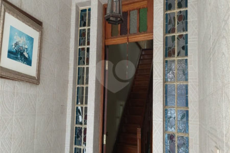 Casa com dois pavimentos na Barra Funda: