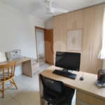 Apartamento em Atibaia com 2 dormitórios (1 suíte), 2 vagas de garagem, elevador, salão de festas, excelente localização