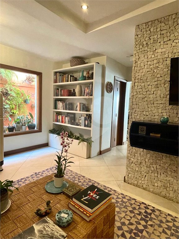 3 quartos 1 suíte 167m² área útil 2 vagas