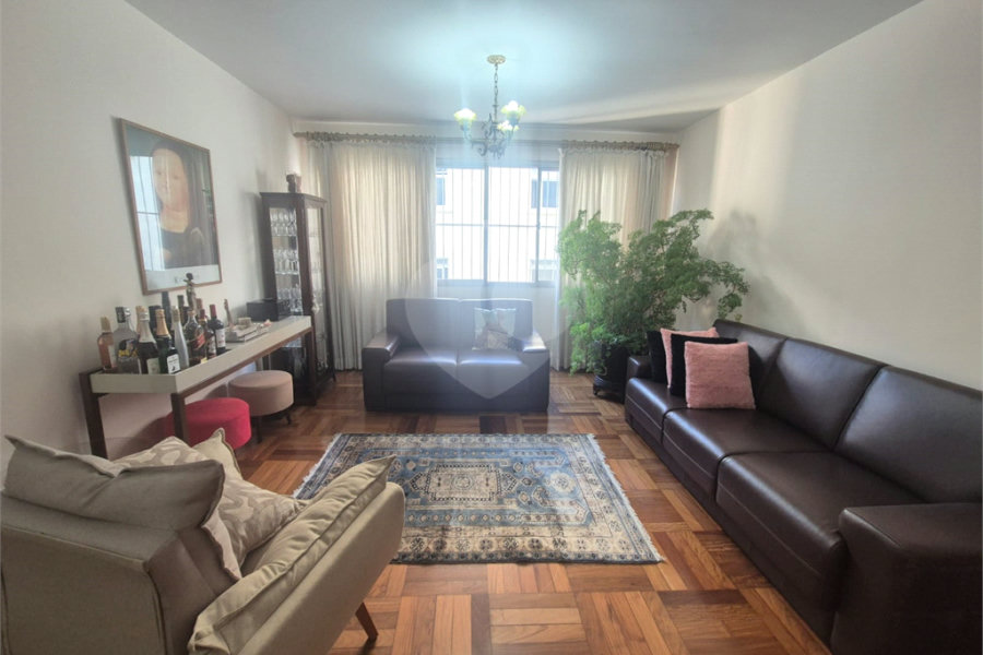 Apartamento à venda com 3 quartos, sendo 1 suíte, em Itaim Bibi, São Paulo, SP