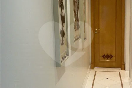 Apartamento com terraço 385m² 03 dormitórios sendo 2 suítes 5 vagas..Estuda Permuta.