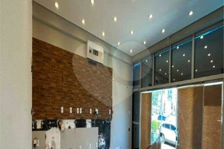 SALÃO COMERCIAL PARA LOCAÇÃO EM INDAIATUBA SP! - Av. Pres. Kennedy! - Salão comercial de 89,64 m² no térreo do Edifício Granada une modernidade, conforto e a melhor localização de Indaiatuba. Destaques do Imóvel: - Espaço Amplo: Salão principal com excelente iluminação natural. - Infraestrutura: