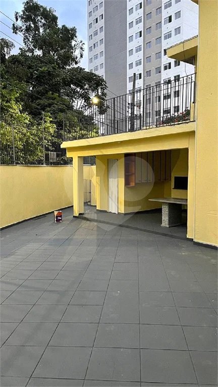 Sobrado em Santo Amaro com 3 dormitórios, uma suíte e 5 vagas