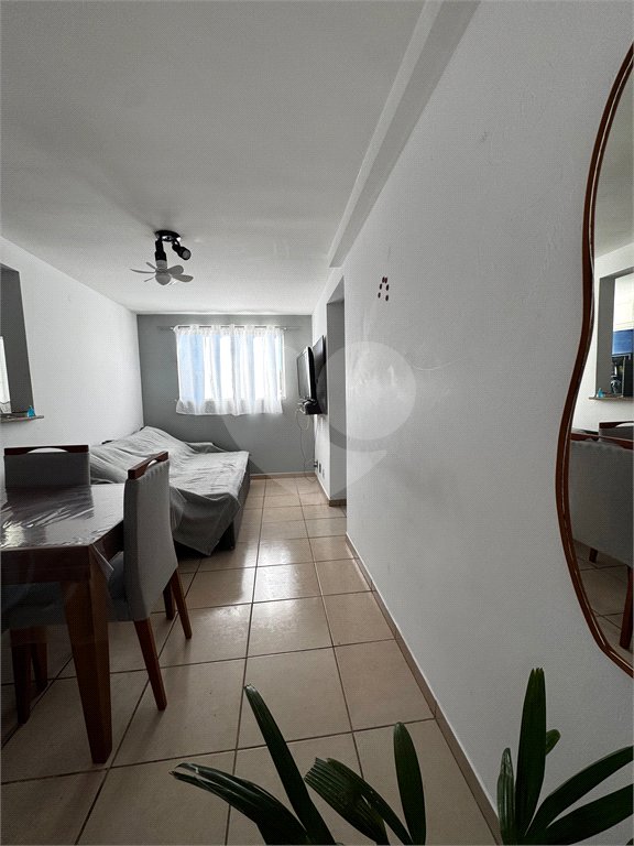 Apartamento á venda, com 02 Dormitórios, em Jardim Ricetti.