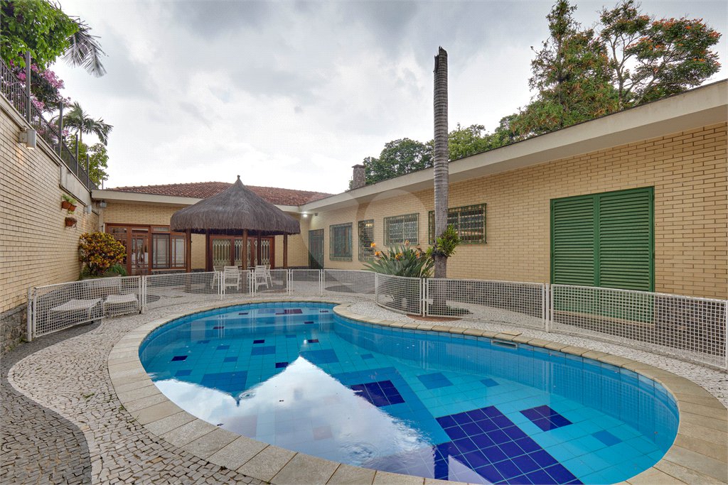 Casa Térrea à venda com 4 quartos, sendo 2 suítes, em Alto da Boa Vista, São Paulo, SP