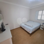 Linda Casa 3 dormitórios com piscina - R$ 950.000,00
