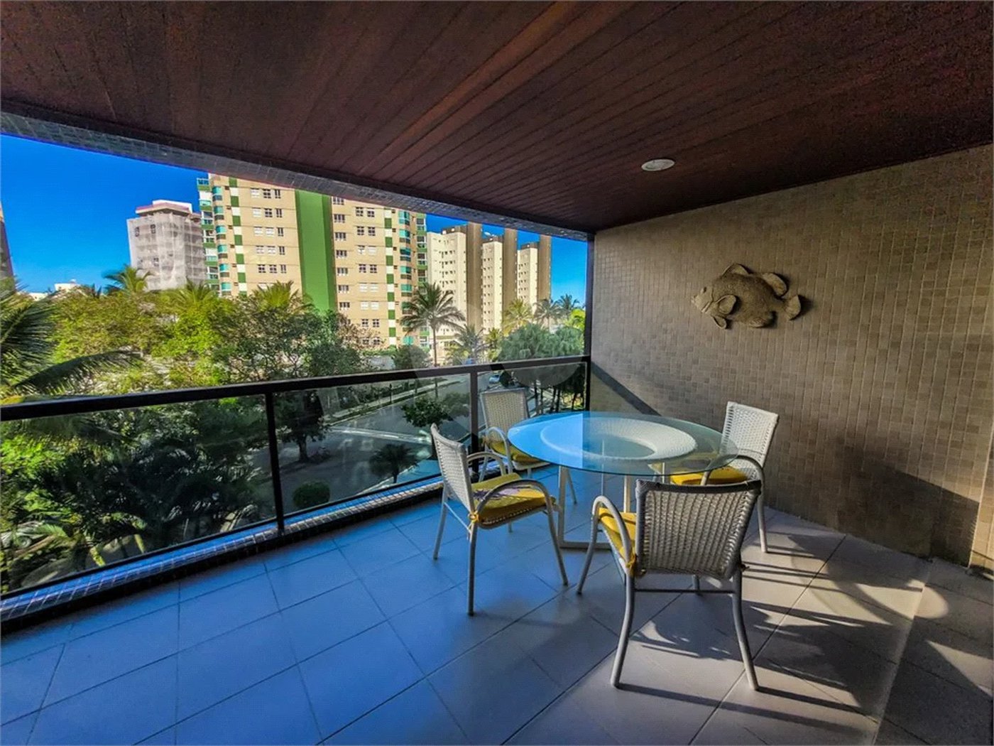Apartamento à venda com 5 quartos, sendo 3 suítes,  em Riviera de São Lourenço, Bertioga, SP