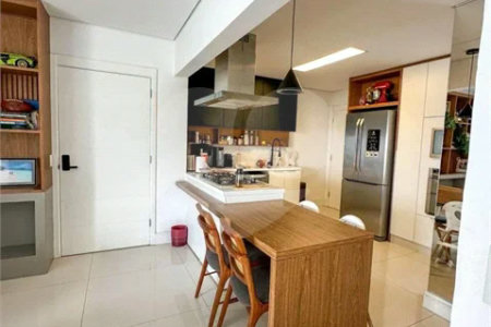 Apartamento de 106 m² no Auge Home Resort, porteira fechada, com 3 dormitórios, 1 suíte, varanda gourmet, 2 vagas, depósito e lazer completo.
