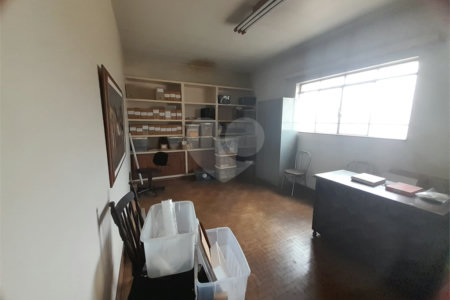 Prédio Comercial na Av. São Carlos - Excelente Oportunidade no Centro da Cidade