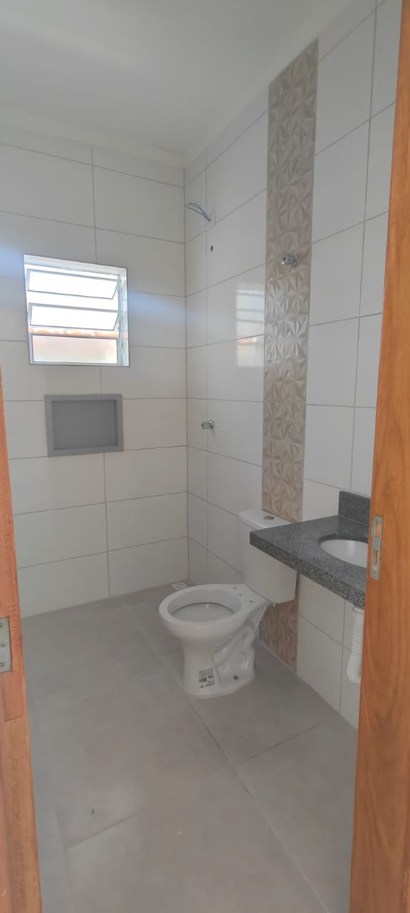 Casa à venda com 2 quartos, sendo 1 suíte, em Nova Itanhaém, Itanhaém - SP