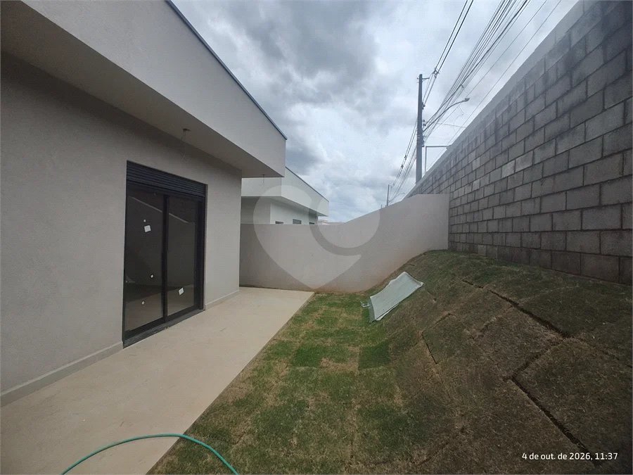Casa exclusiva em Atibaia de alto padrão com 3 suítes, piscina, espaço gourmet, condomínio fechado, aceita financiamento