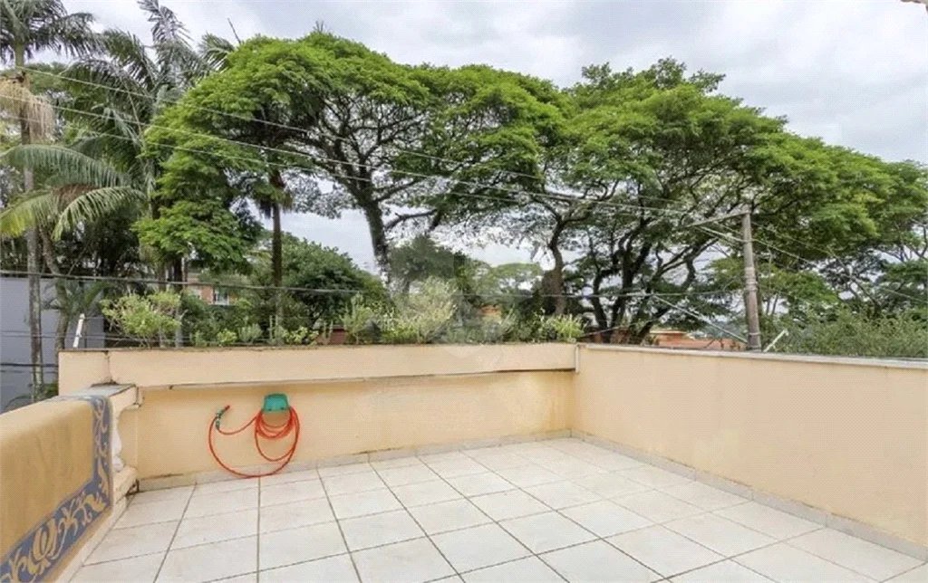 Sobrado à Venda e Locação no Campo Belo | 700 m² de Área Construída | 7 Dormitórios | 3 Suítes | 5 Vagas