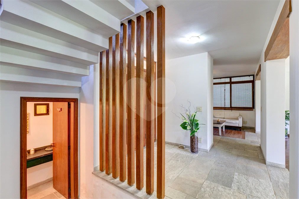 Sobrado à venda ou para alugar com 4 quartos, sendo 2 suítes, em Alto da Boa Vista, São Paulo, SP