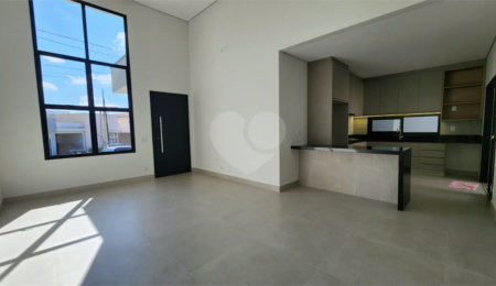Casa à venda com 3 quartos, sendo 1 suíte,  no condomínio Portal do Bosque, Louveira - SP