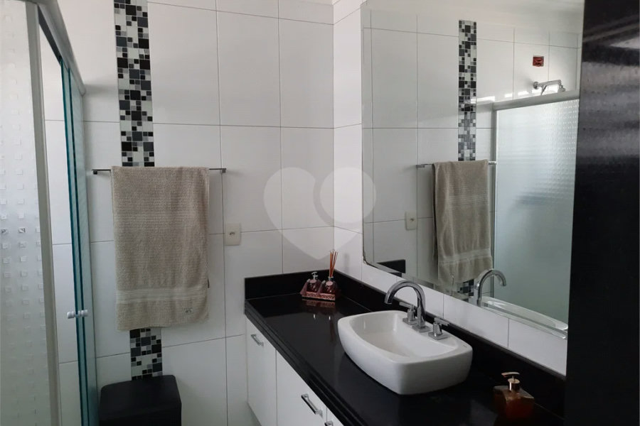 casa térrea na Vila Romana, 07 vagas de garagem, 4 quartos,, sendo 1 suíte amplo quintal.