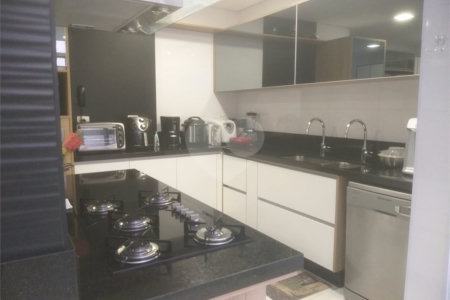 Apartamento de 3 quartos, 1 suíte, à venda no Paraíso. Impecável!