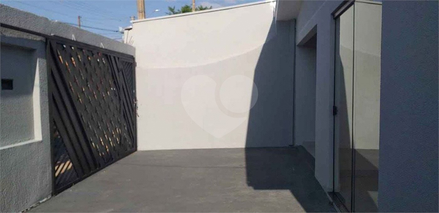 Casa térrea em Araraquara/SP.