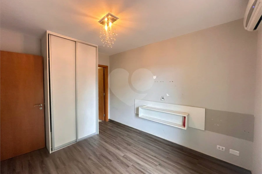 Casa de Condomínio com 3 Quartos e 2 banheiros à Venda, 311 m² por R$ 750.000