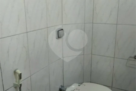 Apartamento Reformado à Venda – Localização Privilegiada!