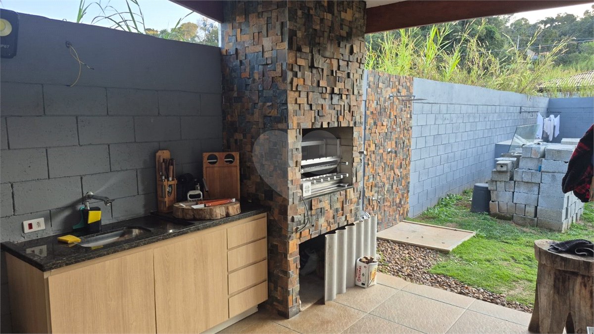 Casa Terreá com 3 suítes a Venda em Atibaia