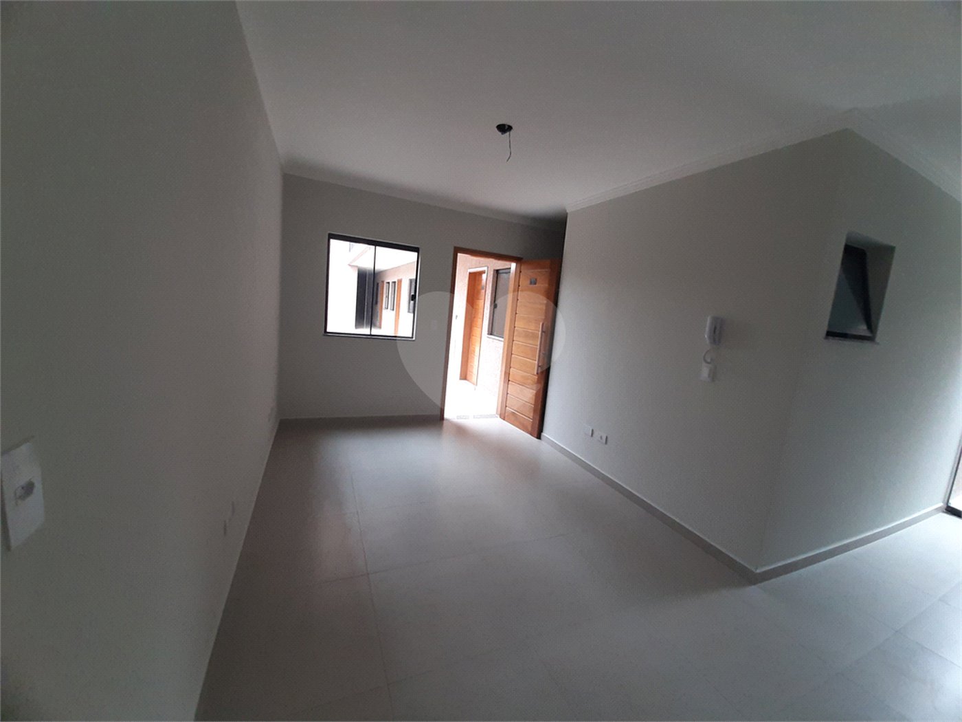 Apartamento com 37m2, 2 quartos, banheiro, sala, cozinha, quintal e 1 vaga de GARAGEM