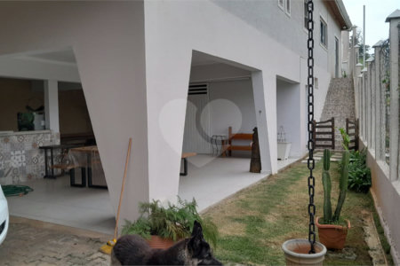 Chácara em Área Rural de Piracaia, com casa principal + 4 kitnets alugadas, excelente localização