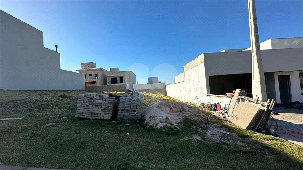 Terreno à venda no bairro Ondinhas, Condomínio Soleil em Piracicaba/SP.