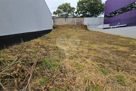 Terreno Comercial a Venda