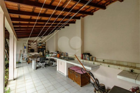 Casa para locação no Jardim da Saúde – São Paulo Imóvel amplo e elegante, com 360 m² de área construída em terreno de 400 m²
