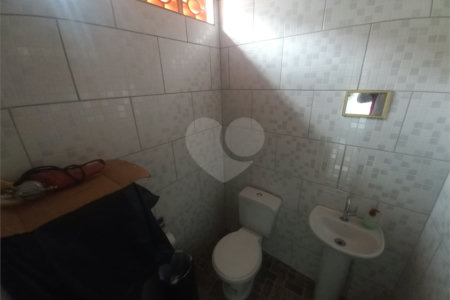 Sobrado para venda.