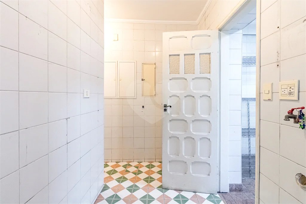 PACAEMBU COM LINDO QUINTAL /ACEITA APTO NA REGIAO ATÉ 40%