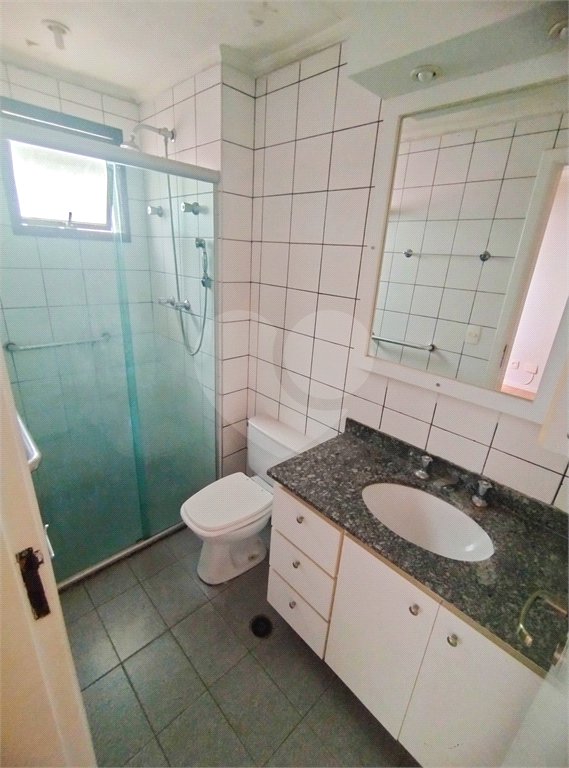 Apartamento na Saúde - 2 quartos com 1 suíte, varanda e 2 vagas