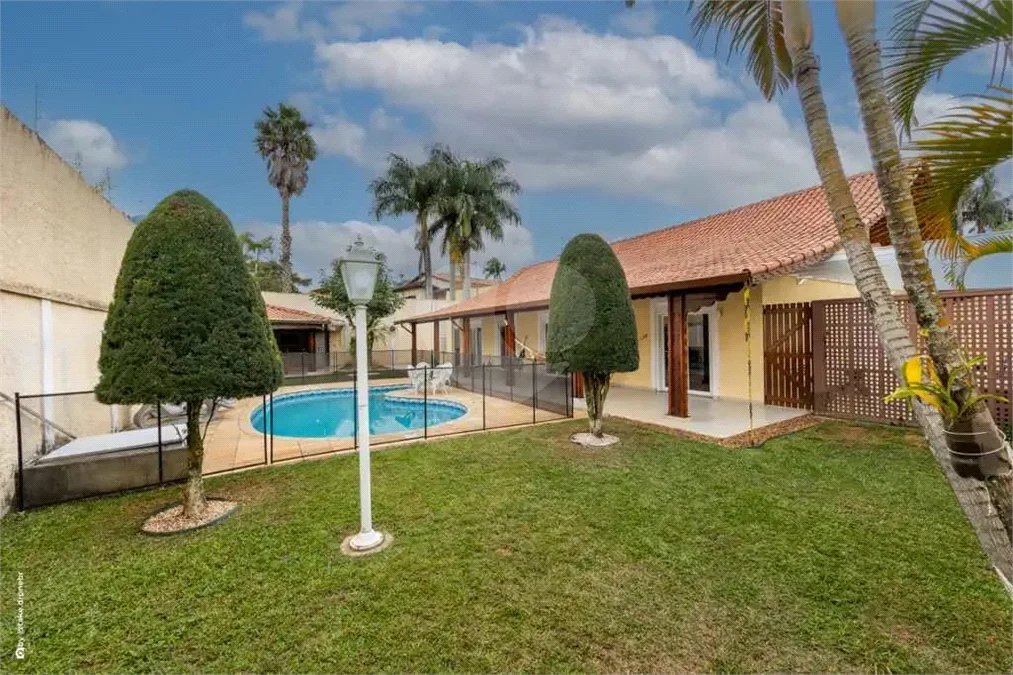 Casa Térrea à venda com 3 quartos, sendo 1 suíte, em Interlagos, São Paulo, SP
