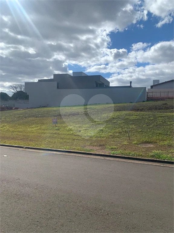 Terreno a venda no Residencial Moinho Vermelho.