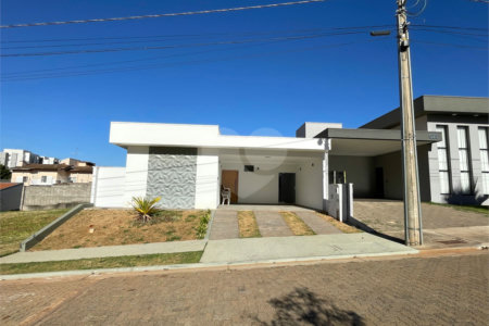 Casa Térrea à Venda no Parque Faber III – Conforto e Elegância