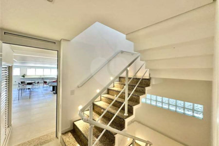 Casa Contemporânea e Mobiliada no Condomínio Palos Verdes – A Essência do Alto Padrão na Granja Viana – 7 suítes, 4 pavimentos com elevador