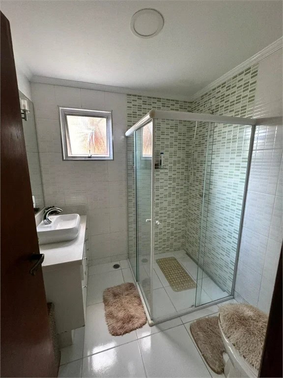 Casa à venda com 3 quartos, sendo 1 suíte, no condomínio Residencial Jardim das Flores 1510, Cotia - SP