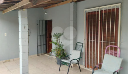 Vende-se casa na Vila Santa Catarina - Excelente oportunidade para investimento e geração de renda