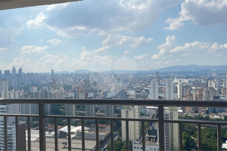 Apartamento á venda no 31o. andar com 126,53m2 COM VISTA PANORÂMICA PERMANENTE para a SERRA DA CANTAREIRA E PAULISTA, com 3 suítes e 2 vagas, Condomínio Clube,próximo do metro Brás. Estuda Proposta