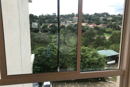 Apartamento em Bragança Paulista com 1 suíte, cozinha americana, varanda, 1 vaga garagem, área lazer com piscina e salão de festas