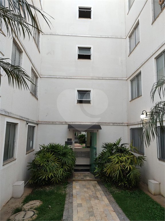 Apartamento no condomínio Monte Everest dispondo de 48m²