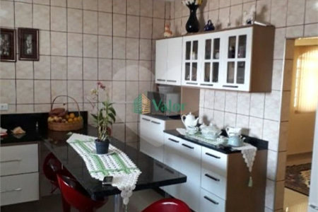 Casa á venda no cidade Aracy