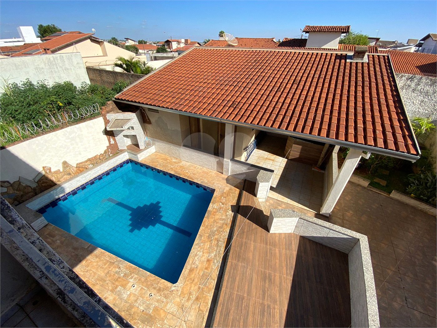 Casa/sobrado para venda com piscina no Santa Felícia Jardim