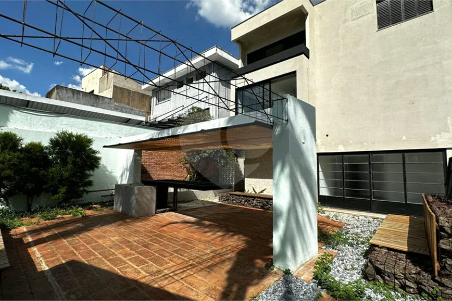 Casa Comercial disponível para venda e locação no Bairro Cidade Jardim em Piracicaba - SP.